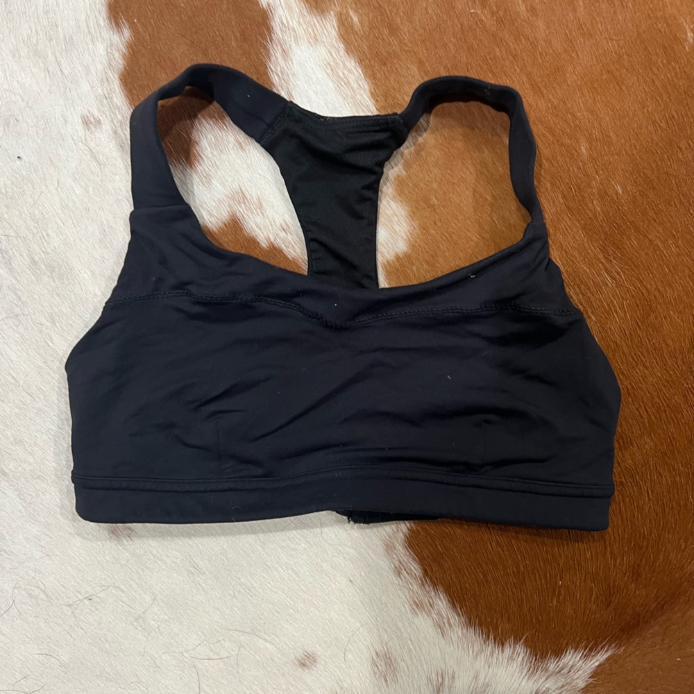 Black lulu lemon sports bra